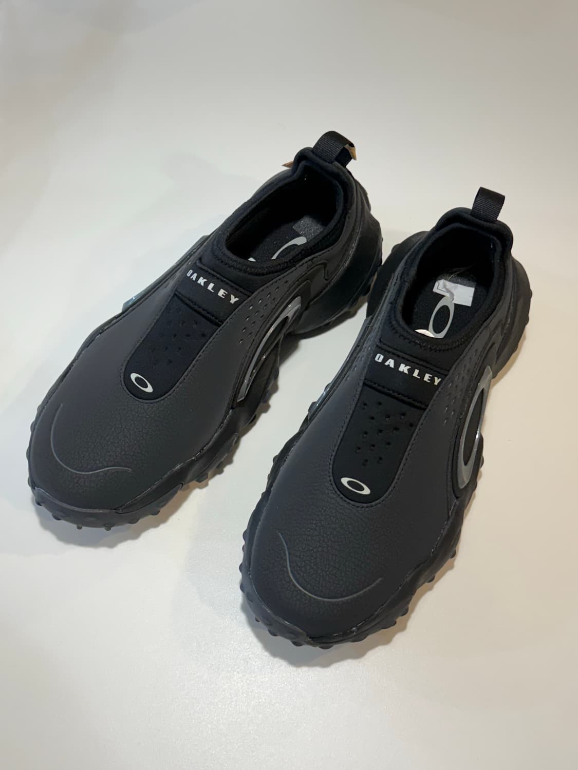 오클리 엣지 아이콘 블랙아웃(265사이즈) 상품이미지1