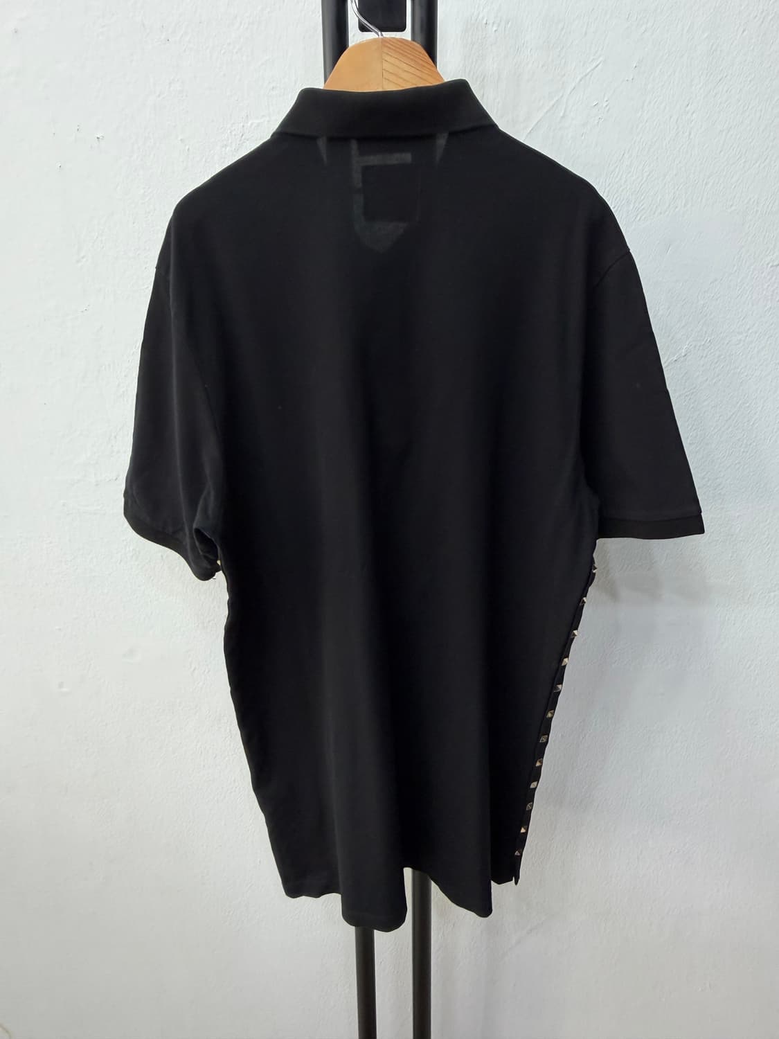 정품) 발렌티노 남성 블랙 스터드 반팔 카라티 XXL 상품이미지6