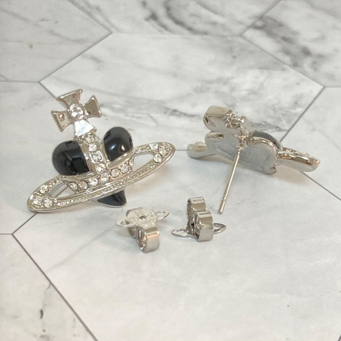 비비안웨스트우드 아카이브 블랙 디아망떼 하트 orb 귀걸이 상품이미지2