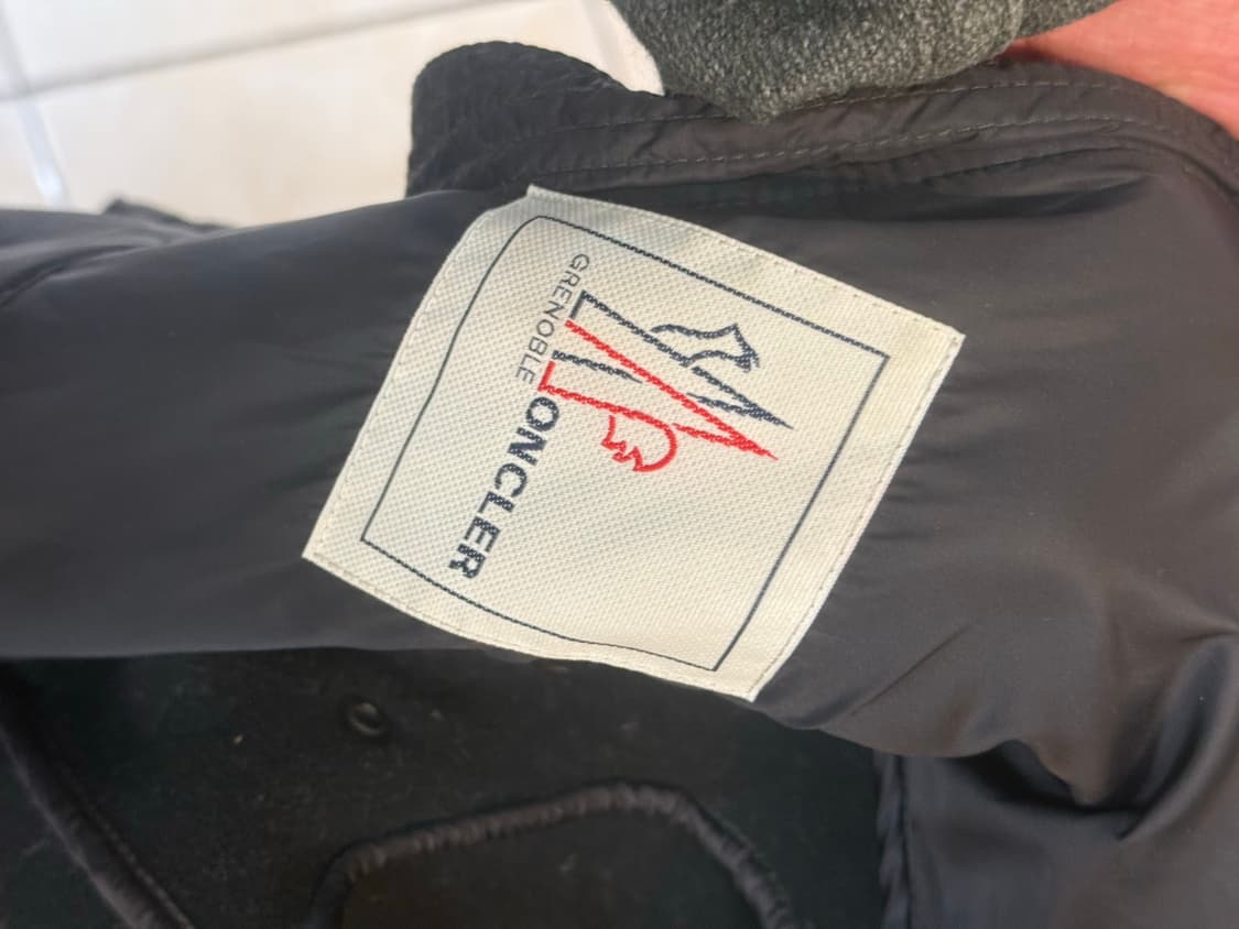 4/105-110 정품 몽클레어 그렉노블 노먼 슈타인 재킷 팝니다 상품이미지5