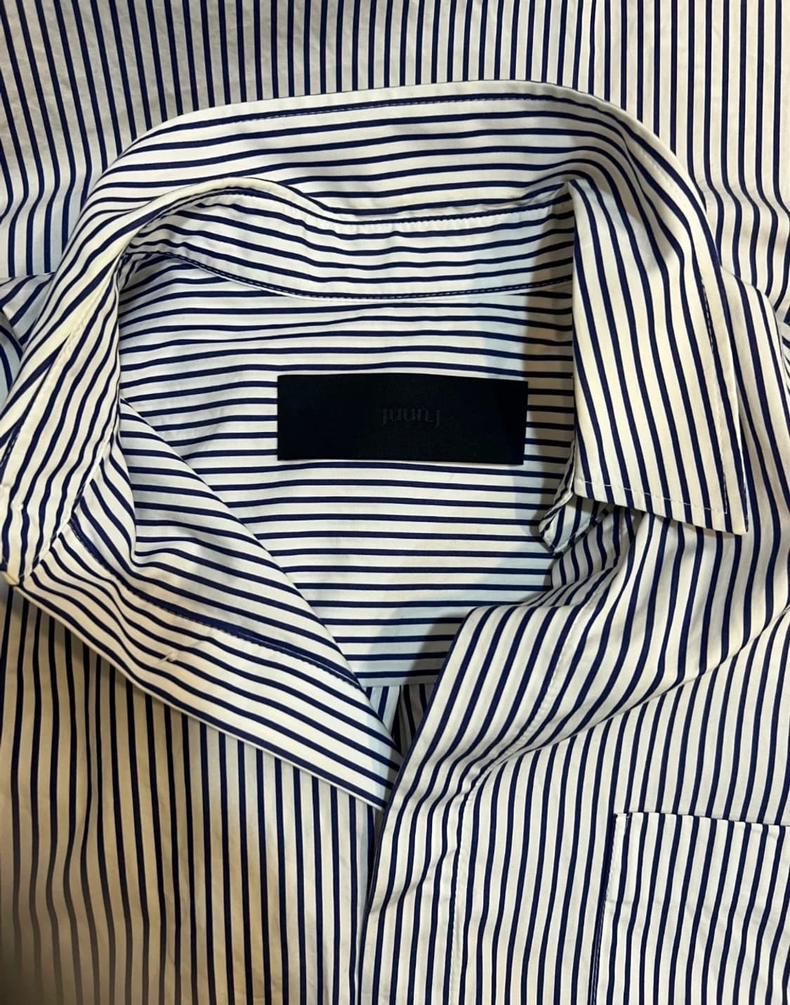 준지 JUUN.J 네이비 스트라이프 코튼긴팔셔츠

 상품이미지3