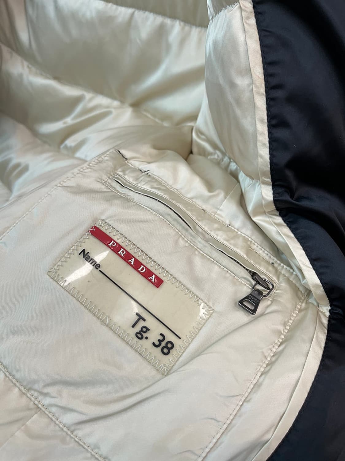 여) 프라다 리나일론 후드패딩  상품이미지7
