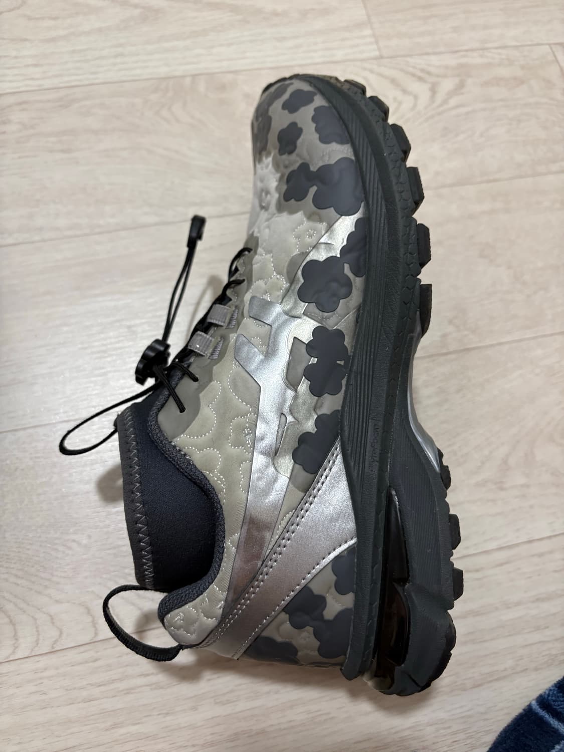 아식스 x 세실리에 반센 젤 터레인 MT 퓨어 실버 상품이미지6