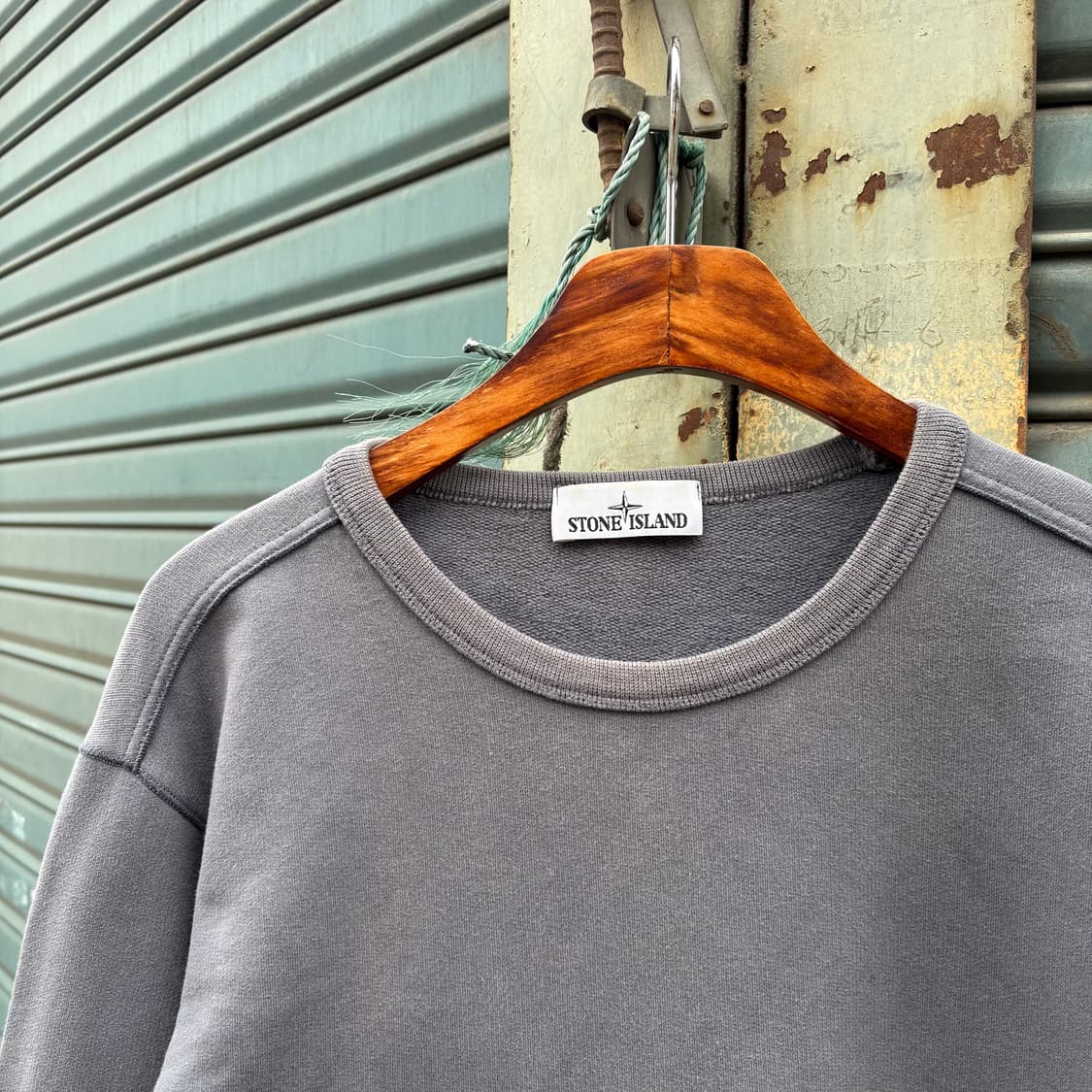 페이딩 스톤 아일랜드 스웻셔츠 상품이미지6