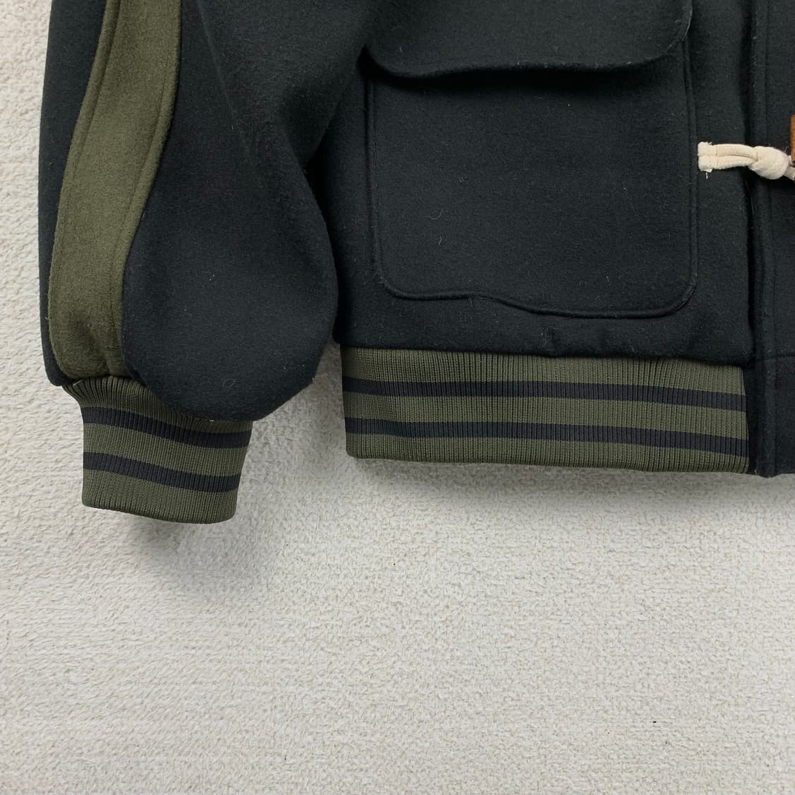 골라 더플 버튼 바시티 점퍼 블랙  상품이미지4