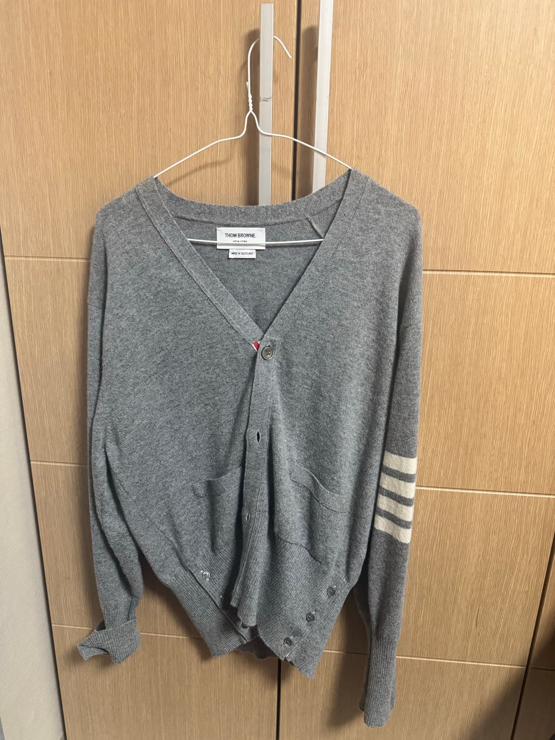 톰브라운 캐시미어 가디건 상품이미지1