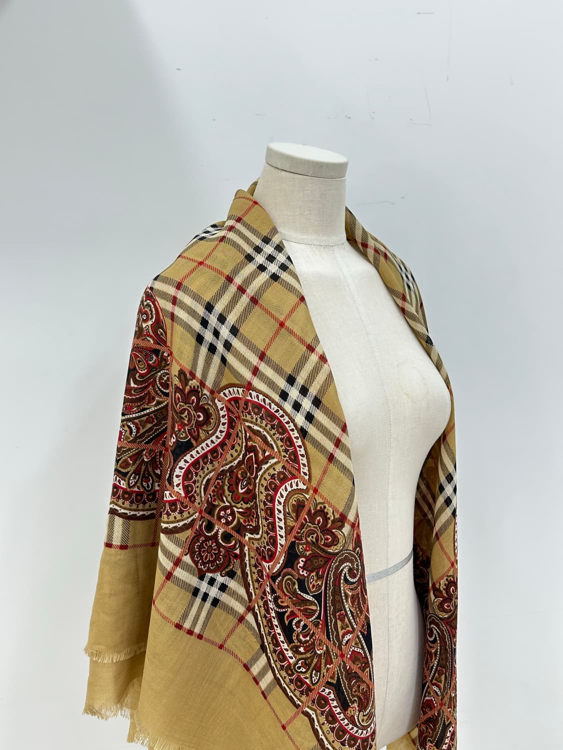 버버리 울 실크 숄 상품이미지4