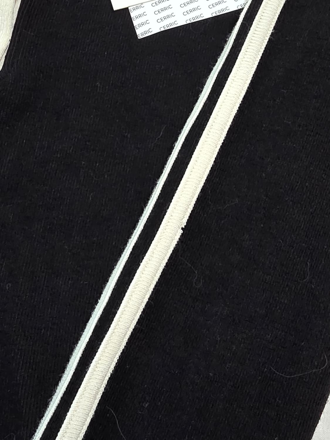 CERRIC 세릭 라인 하이넥 버튼 니트 탑 상품이미지6