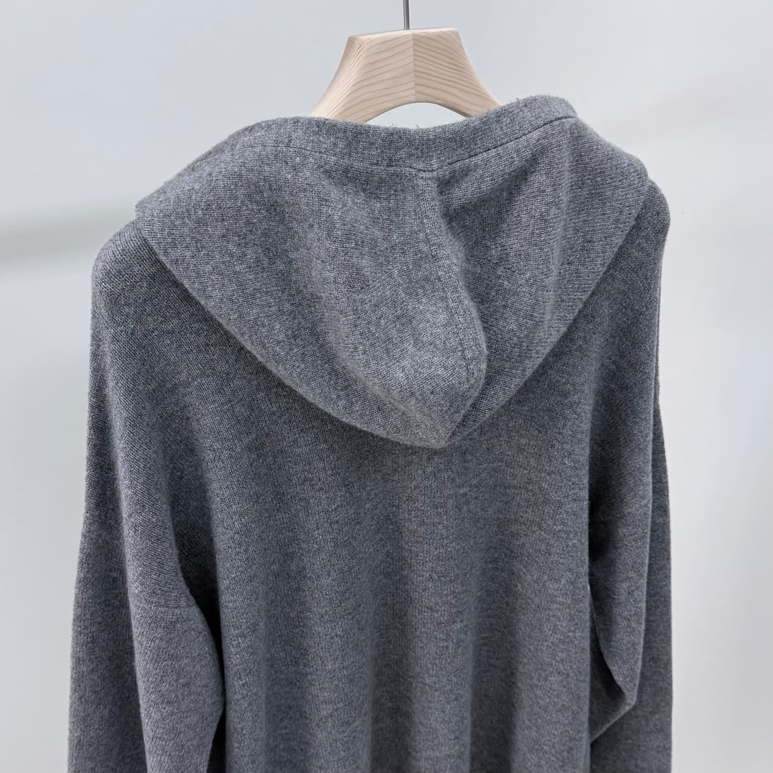[S+급/M] 셀린느 캐시미어 스트링 로고 후드티 그레이 상품이미지5