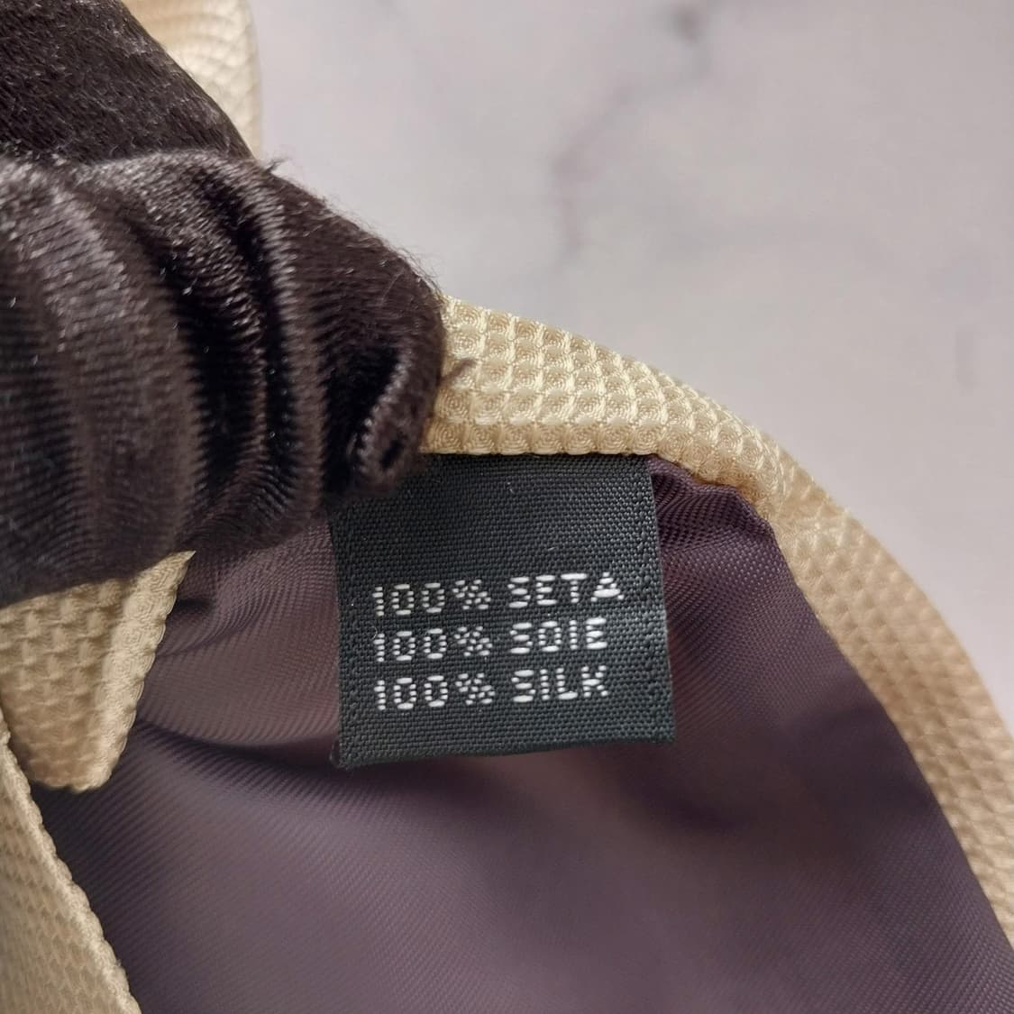 지안프랑코 페레 실크 아이보리 넥타이 8.7cm A+등급 K1590
 상품이미지10