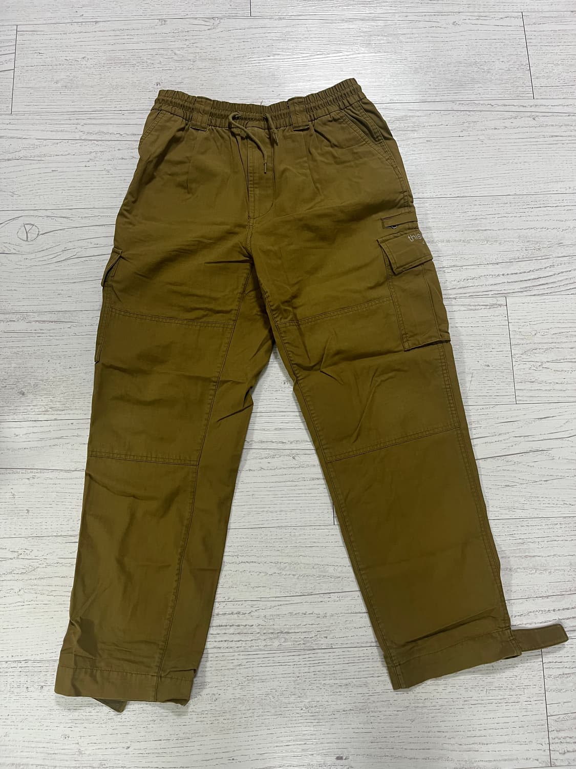 디스이즈네버댓 L 로고 카고 팬츠 코요테 상품이미지2