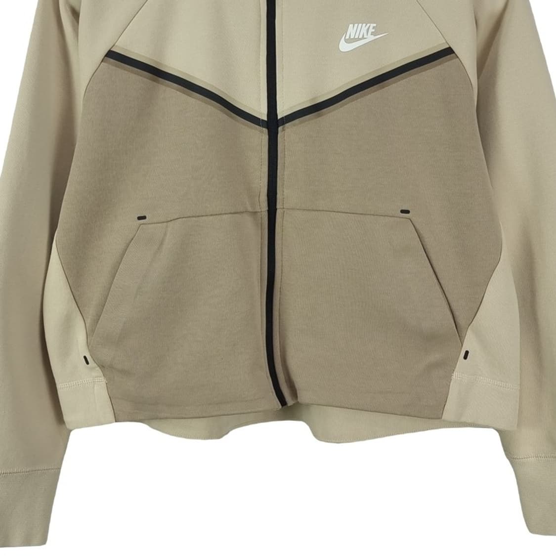 [나이키] 크롭 테크팩 후드 집업 베이지 M18642 상품이미지5