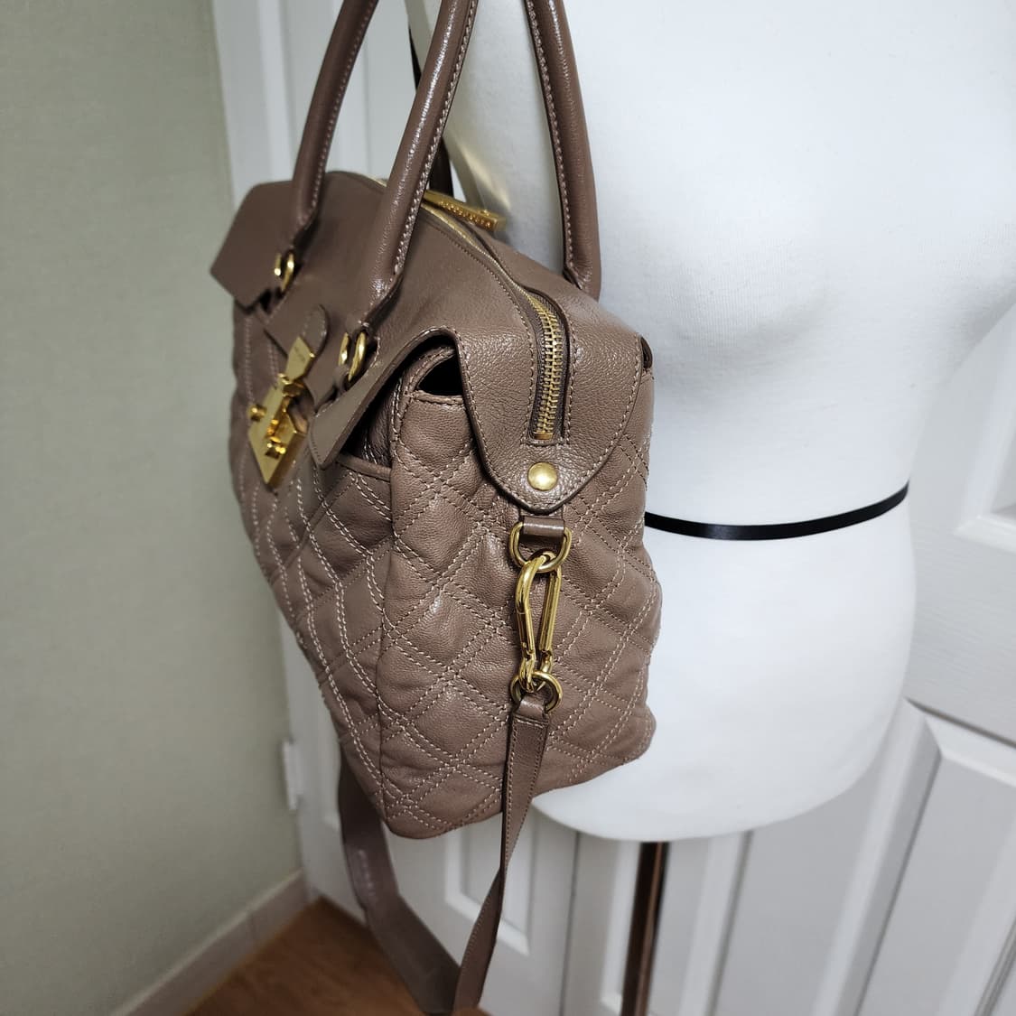 희귀템)  마크 제이콥스 루디 바로크 퀼티드 사첼백( 상태굿) 상품이미지4