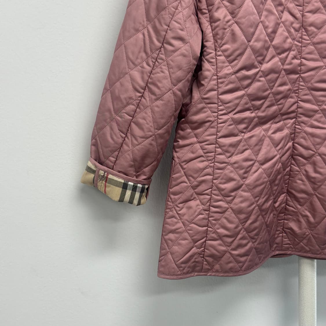 버버리 체크 디테일 퀼팅 자켓 상품이미지9