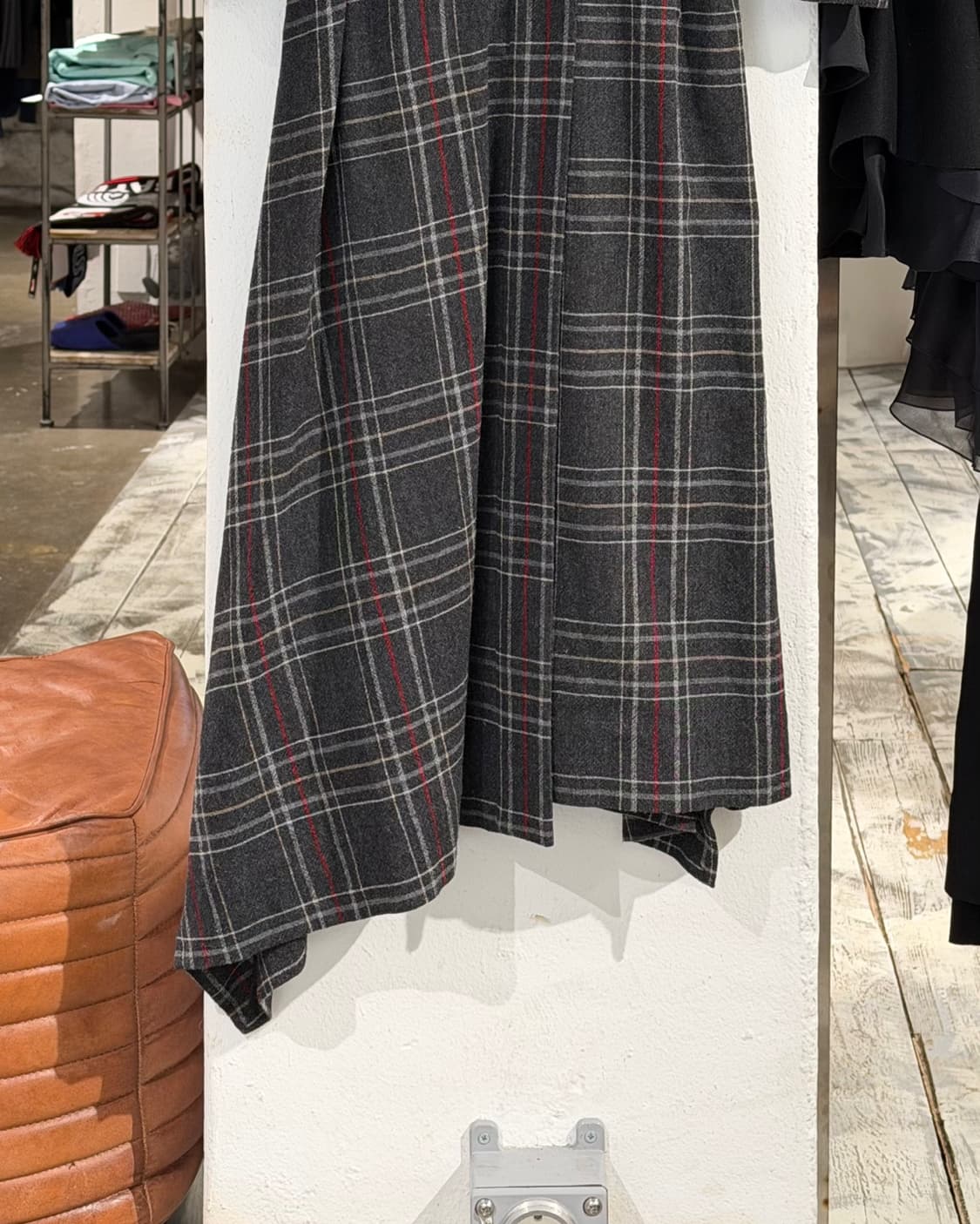 비비안웨스트우드 차콜 타탄 체크 오픈 카라 원피스 상품이미지5