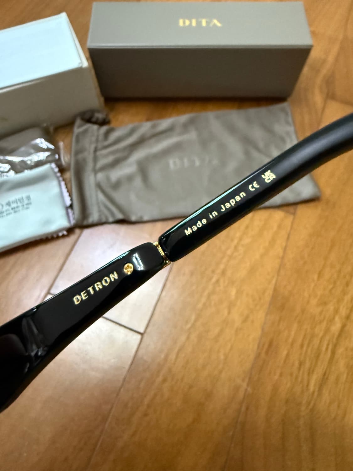 디타 데트론 안경 상품이미지5