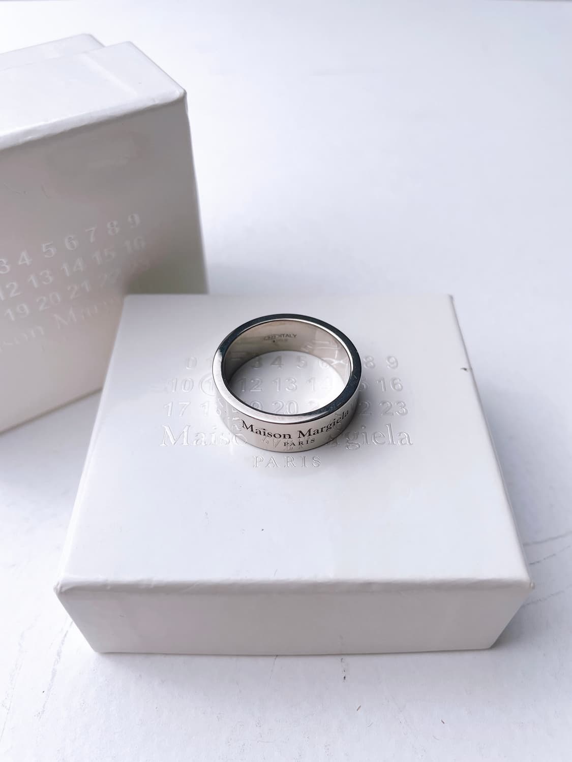 (정품/새상품) 메종 마르지엘라 로고 링 상품이미지1