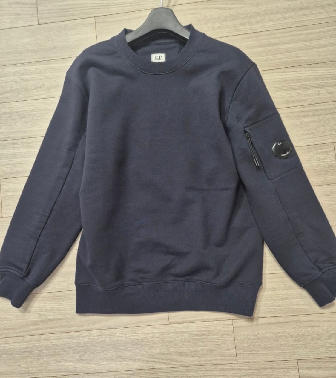 CP컴퍼니 맨투맨 네이비 [S] 상품이미지1