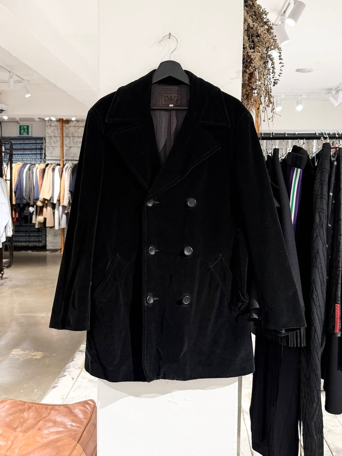 돌체앤가바나 블랙 벨벳 더블 브레스티드 코트 상품이미지1
