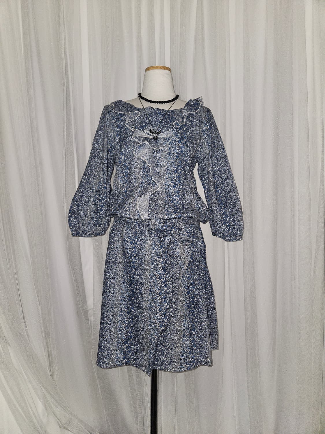 earth music&ecology 빈티지블루 잔꽃패턴 리본 러플 원피스 상품이미지1