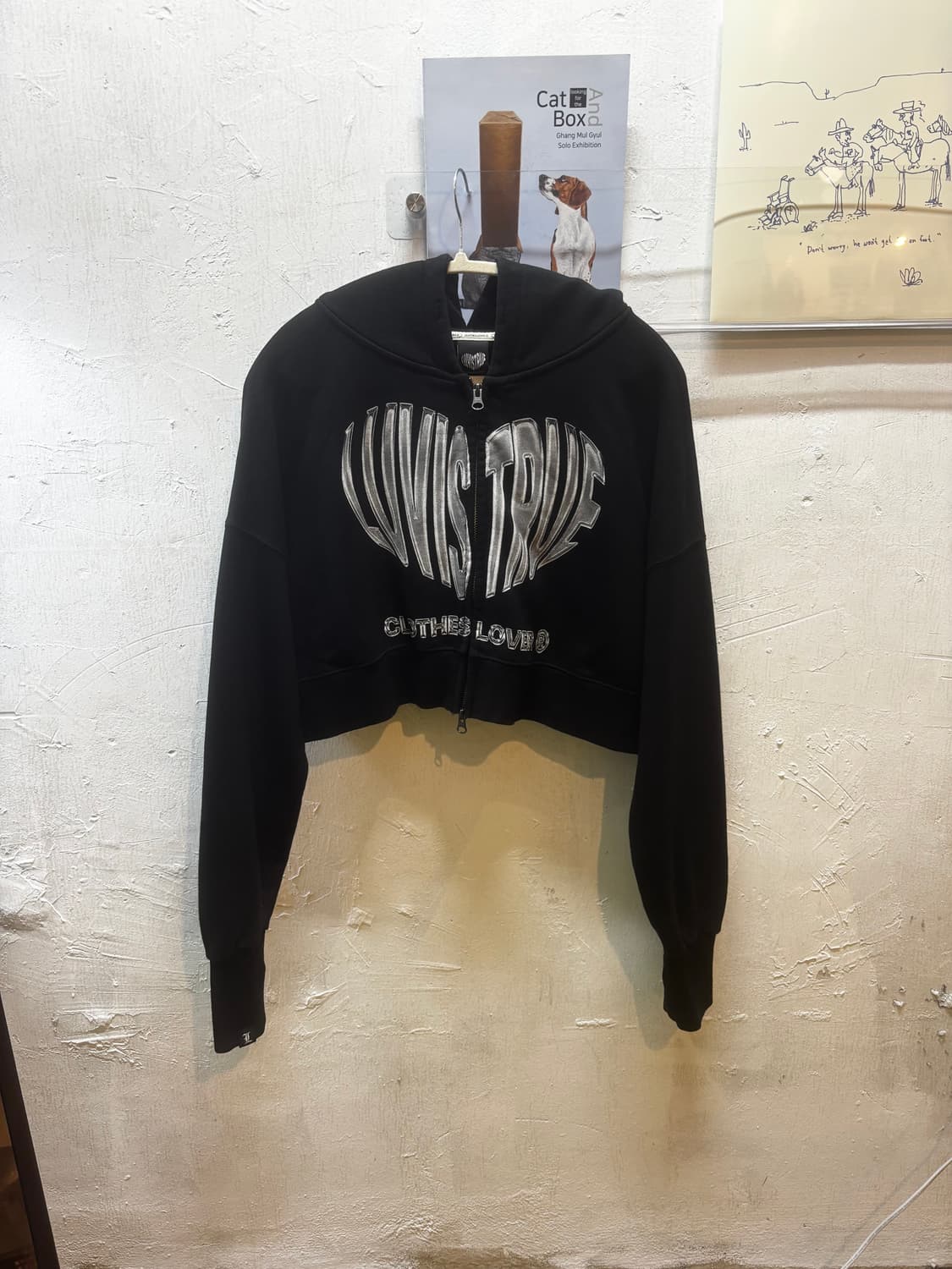 러브이즈트루 투웨이 크롭 후드 집업 상품이미지1