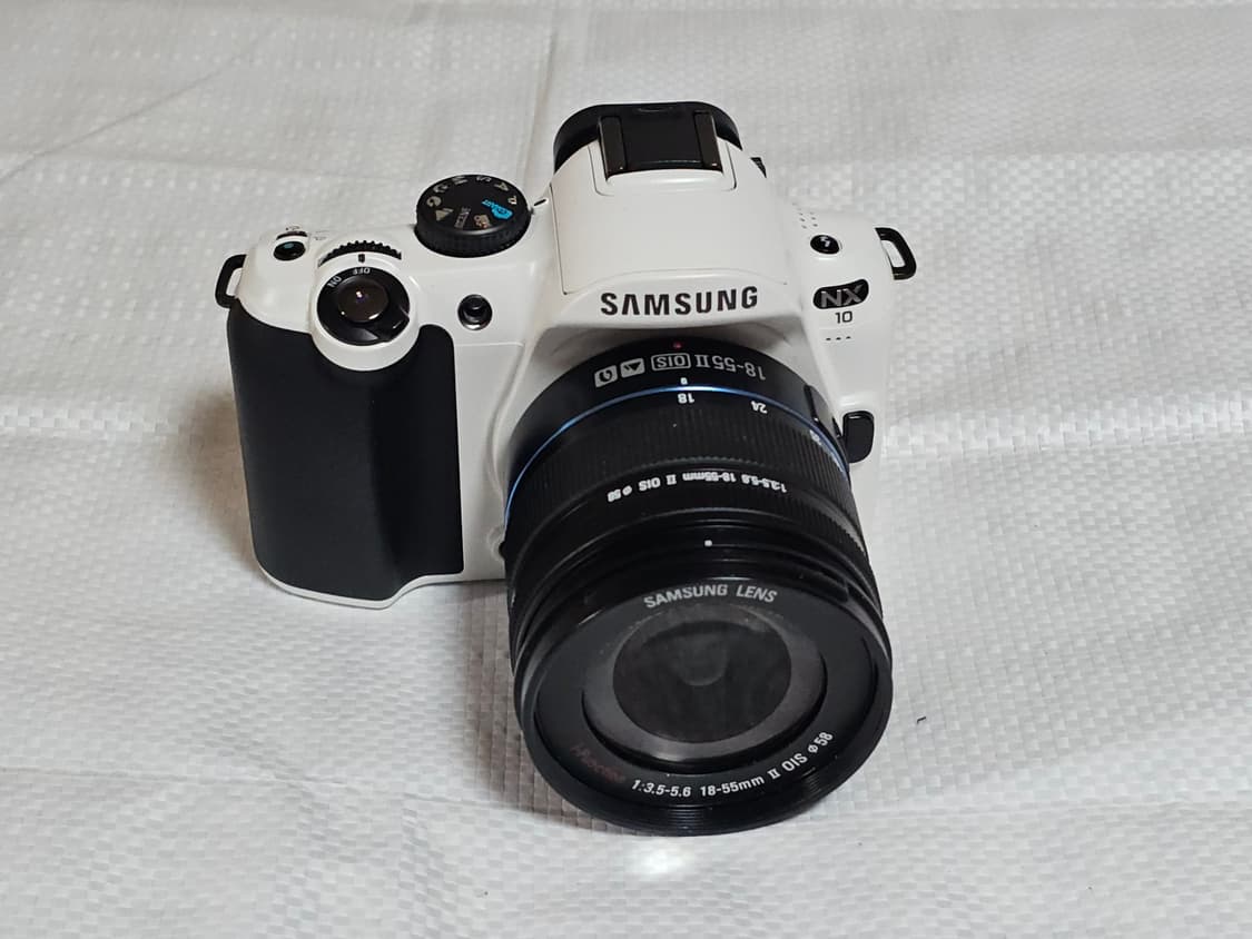삼성 NX10 미러리스 카메라 18-55mm 렌즈 세트 상품이미지1