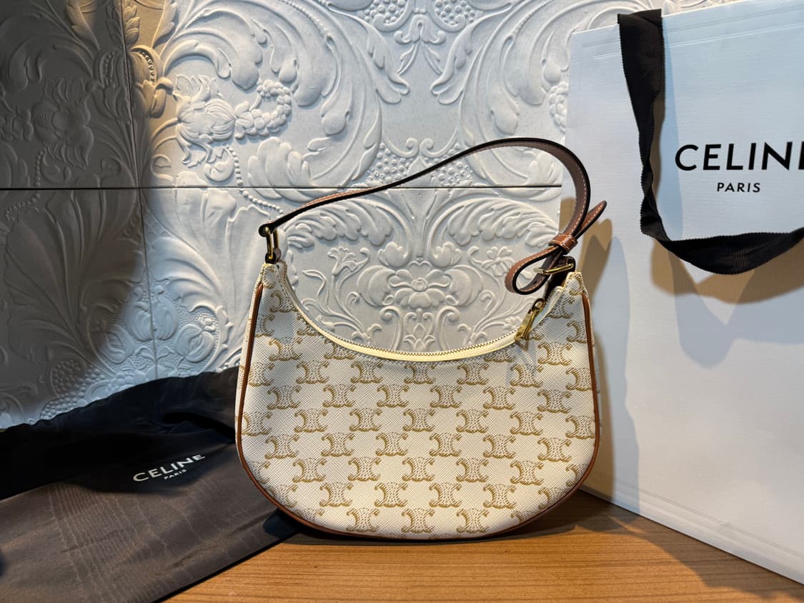 셀린느 아바백 화이트 상품이미지1