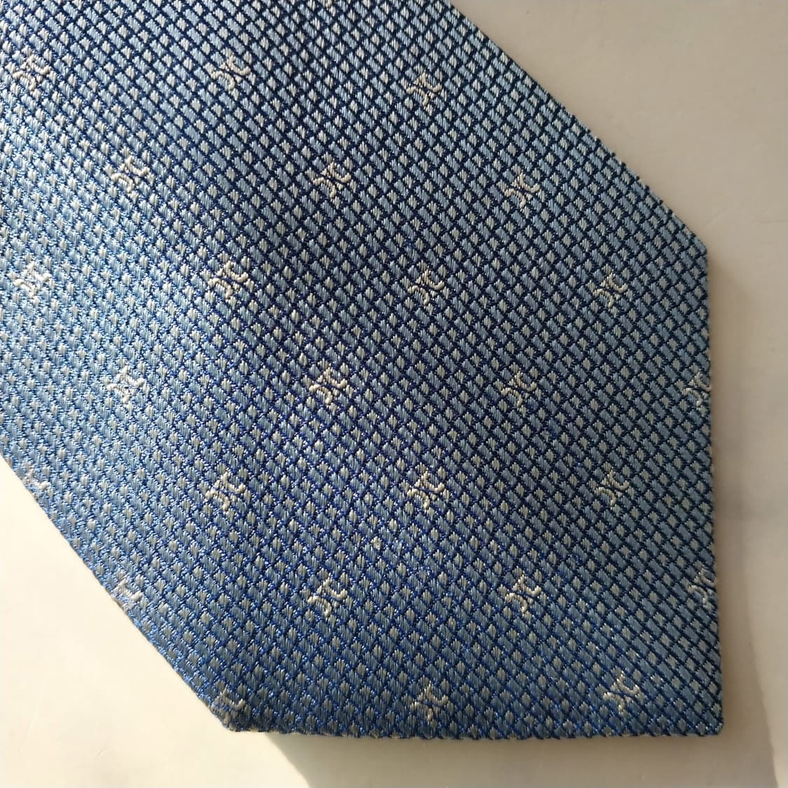 셀린느 실크 블루 트리오페 올오버 넥타이 9.6cm A+등급 K1776
 상품이미지7