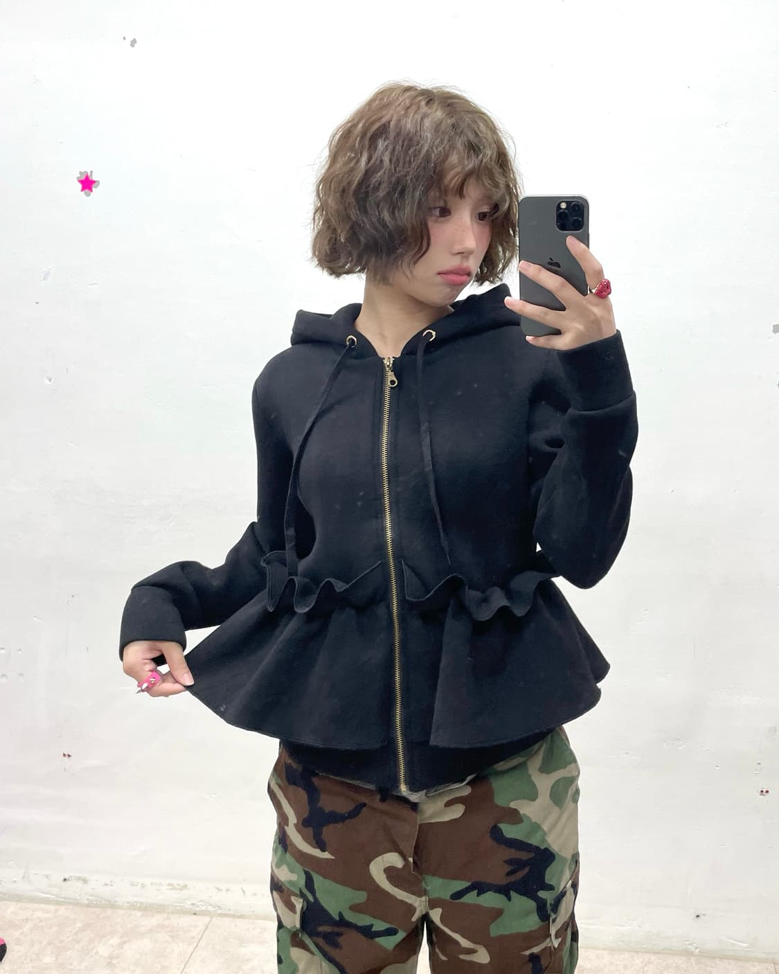 Shirring Decorated Black Hooded Zip-Up 상품이미지1