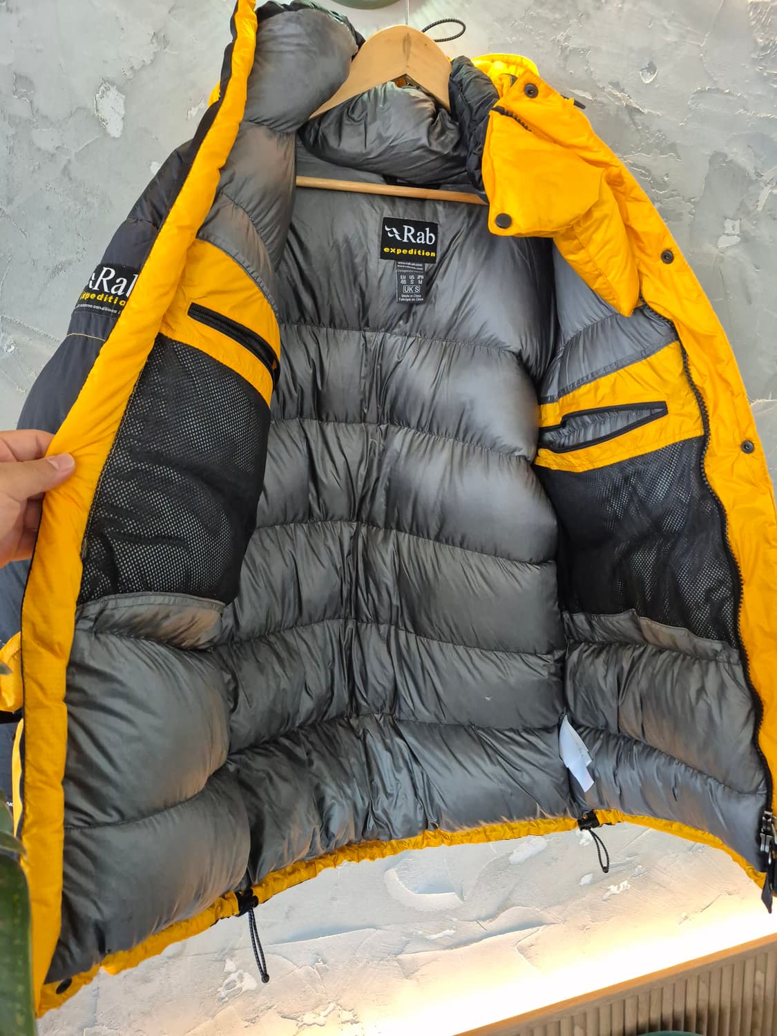 Rab 랩 익스페디션 패딩입니다. S사이즈(실측 100-105) 상품이미지4