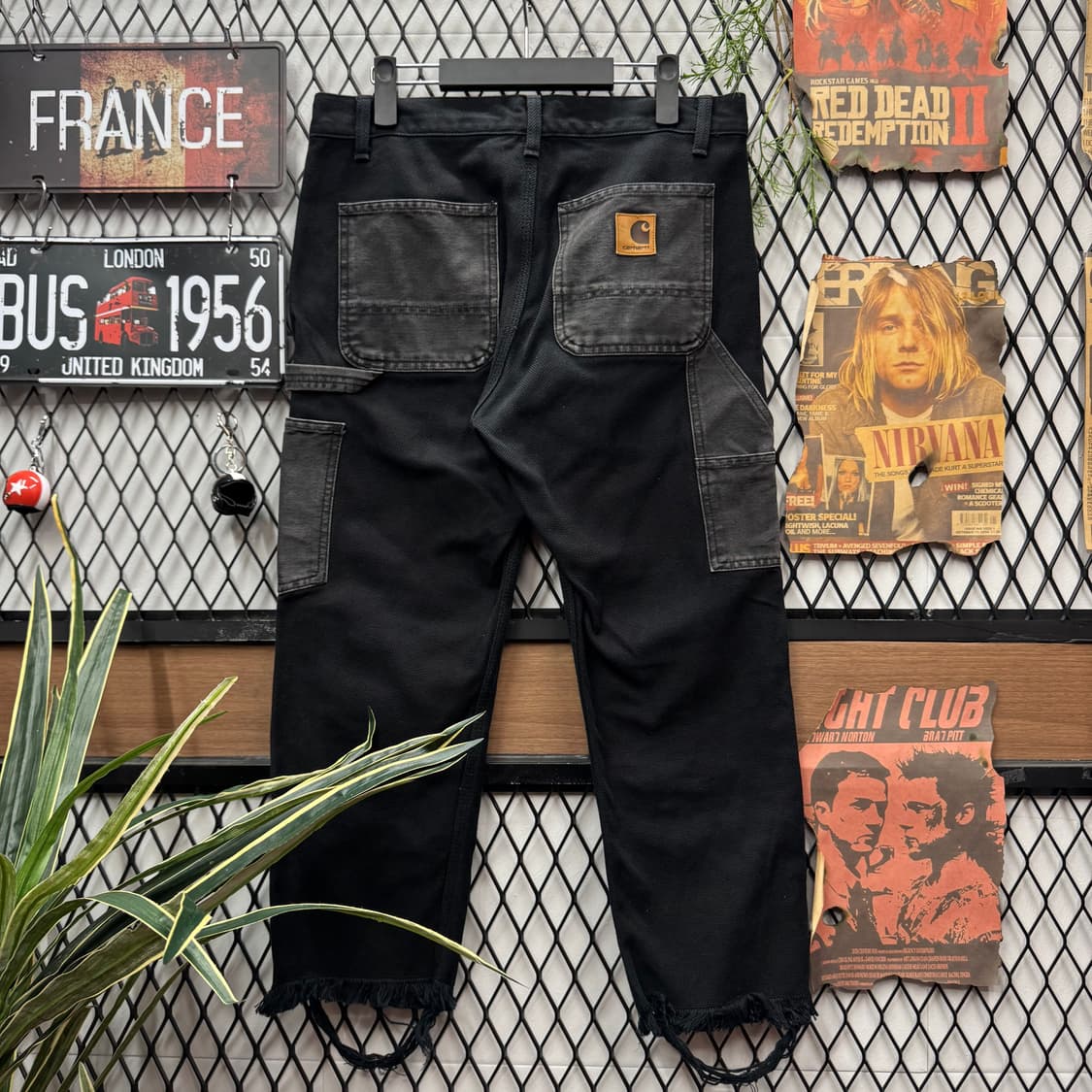 칼하트 윕 더블니 워크 팬츠 후면 포켓 로고 포인트 블랙 그레이 상품이미지2