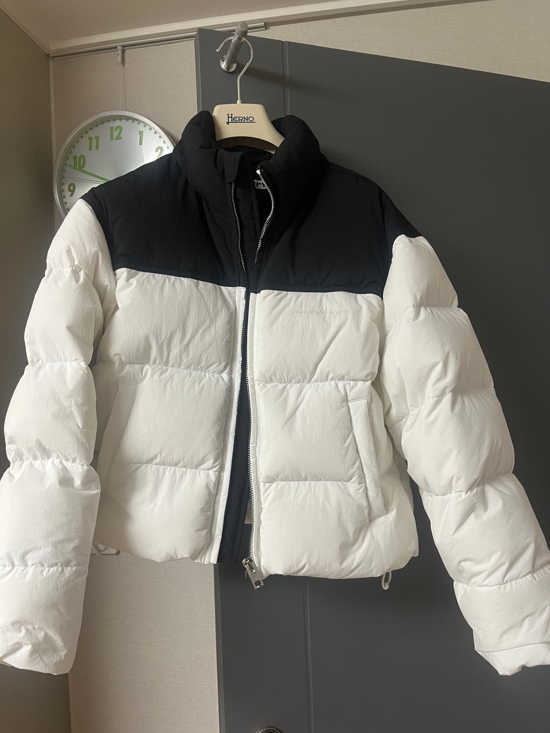 알렉산더왕 25fw 신상 크롭 패딩xs 상품이미지6