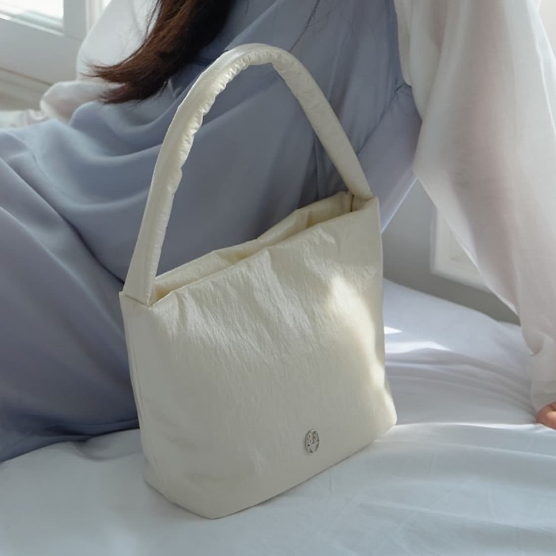 디어마이디어 글로시백 미니백 상품이미지1