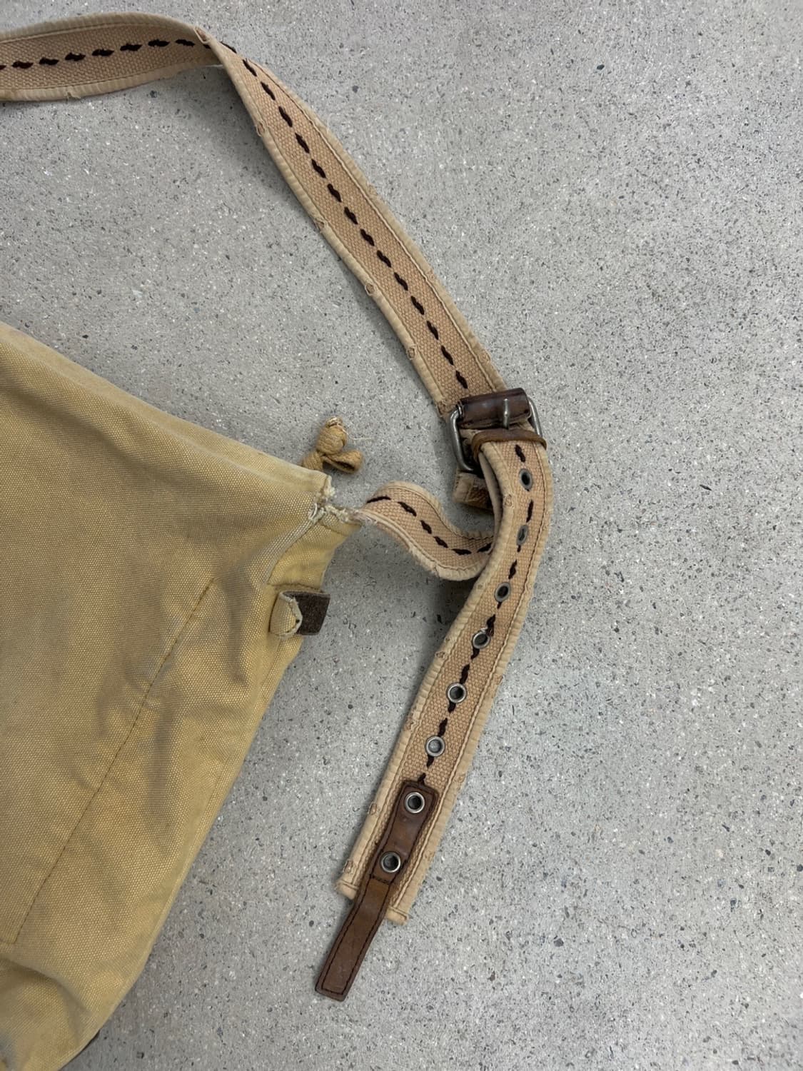 디젤 아카이브 밀리터리 캔버스 크로스백 상품이미지7