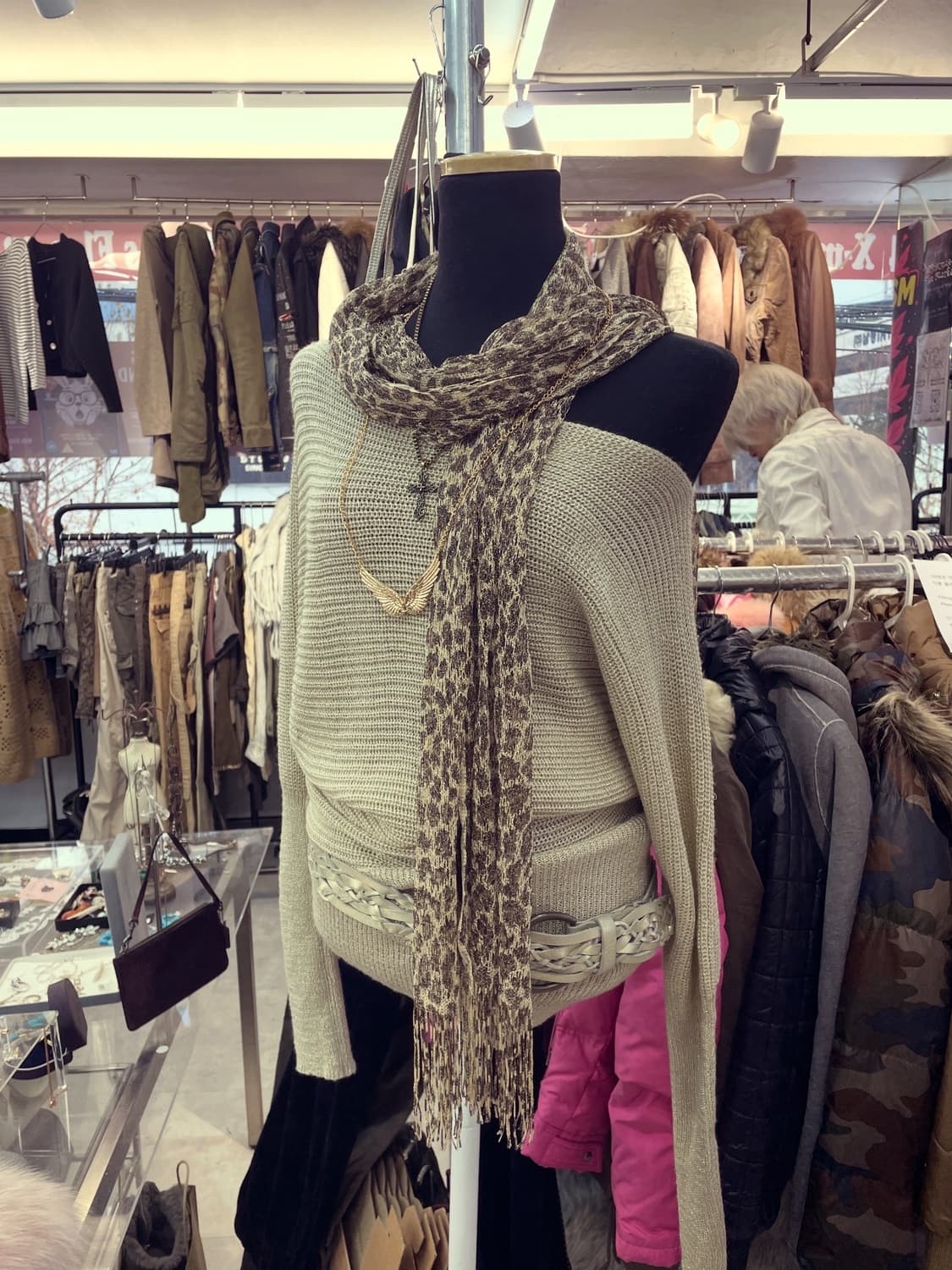 갸루 오프숄더 니트 원피스 상품이미지1