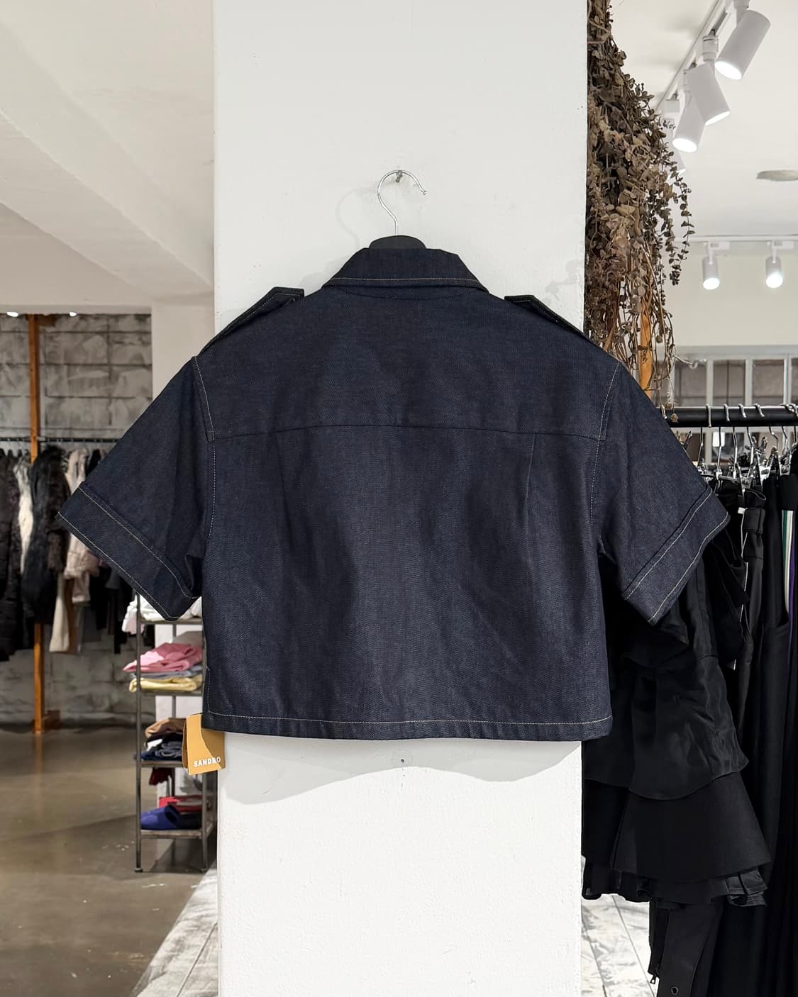 산드로 다크데님 포켓 크롭 하프 셔츠 상품이미지6