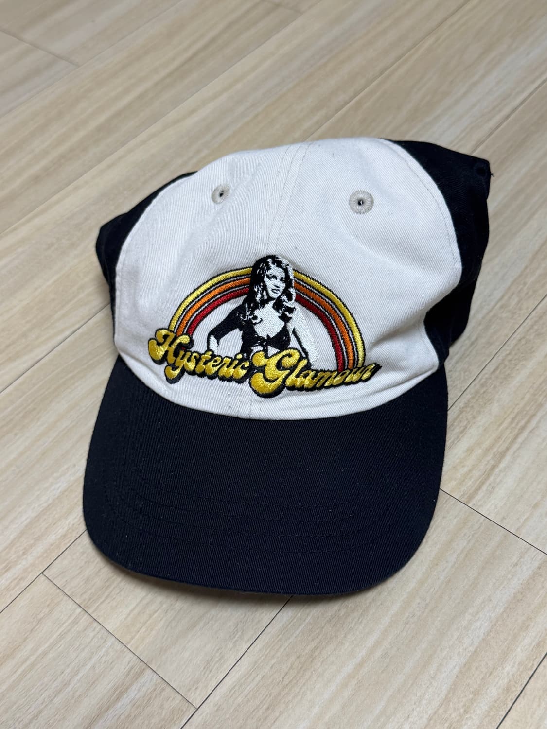 히스테릭 글래머 HG 레인보우 자수 캡 블랙 상품이미지1