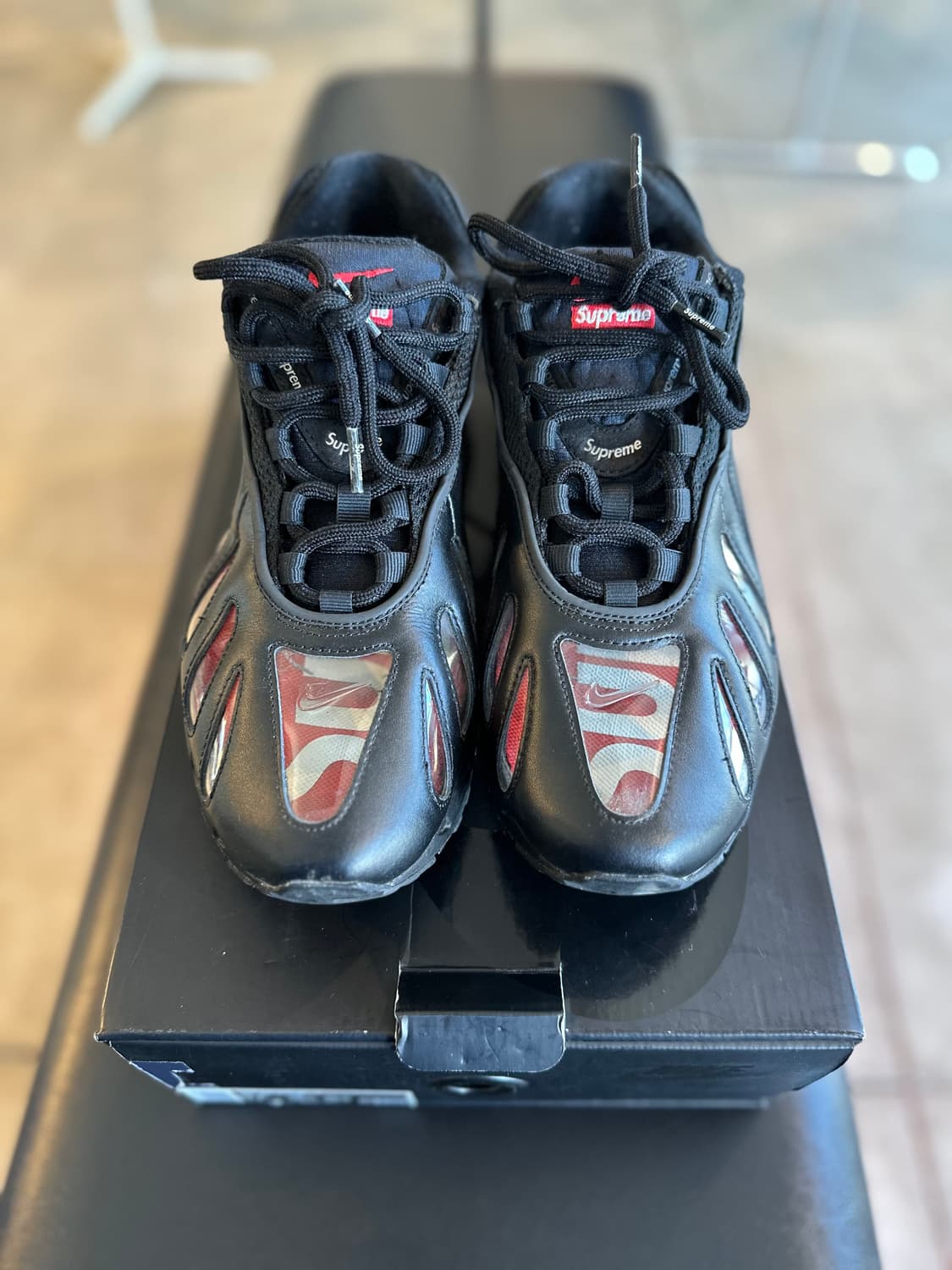 나이키 x 슈프림 에어맥스 96 블랙  상품이미지3