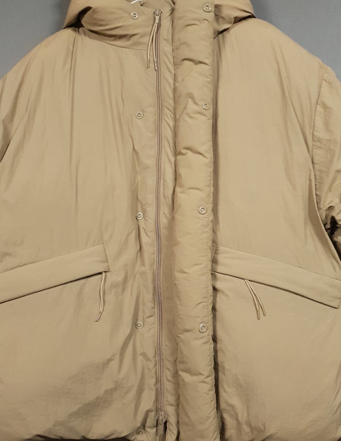 토마스모어 신형 22FW 로빈 후드 덕다운 오버핏 패딩 점퍼 아몬드베이지 상품이미지4