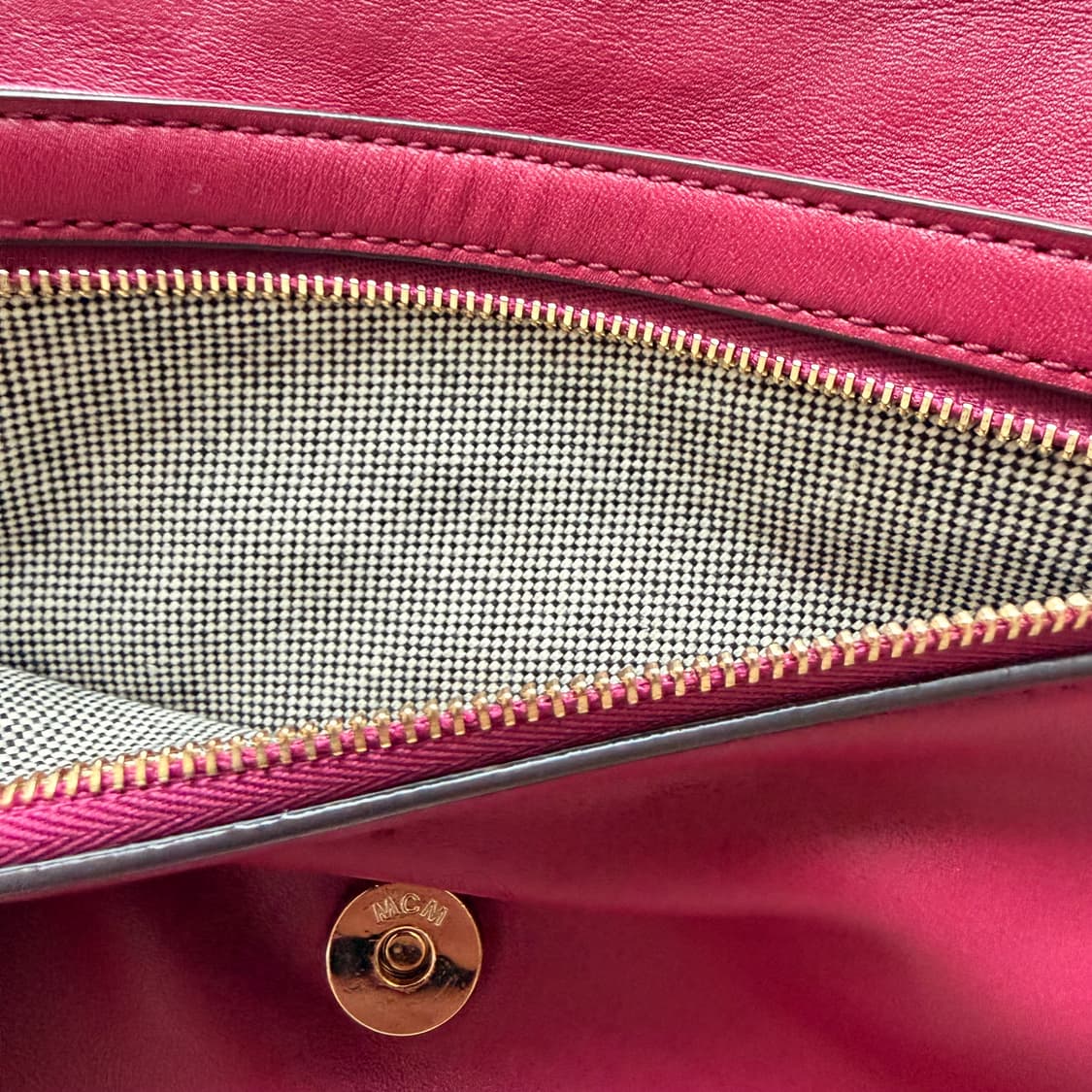 Mcm 스터드 클러치 숄더백 정품 상품이미지4