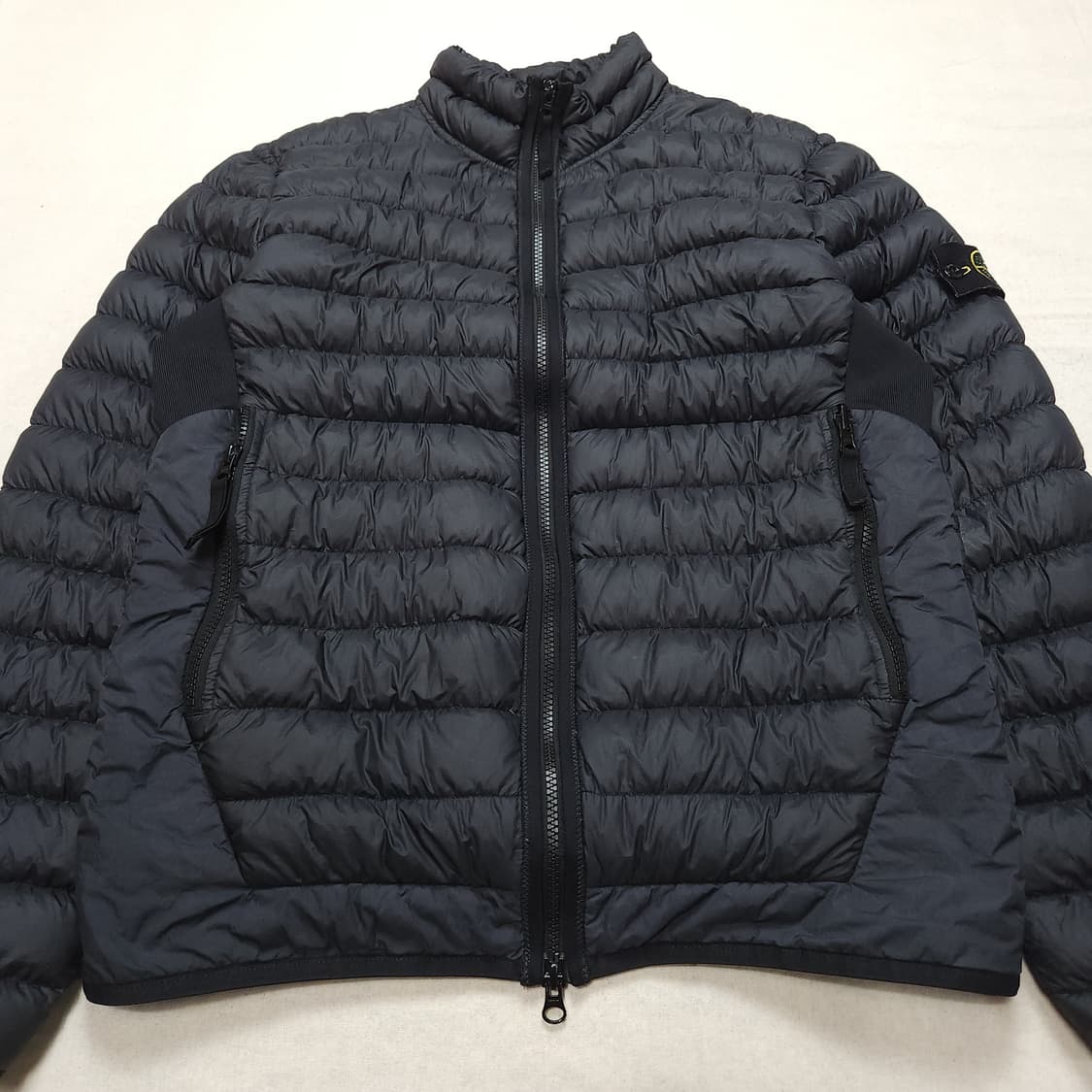 [95] 스톤아일랜드 다크그레이 경량 패딩 상품이미지2