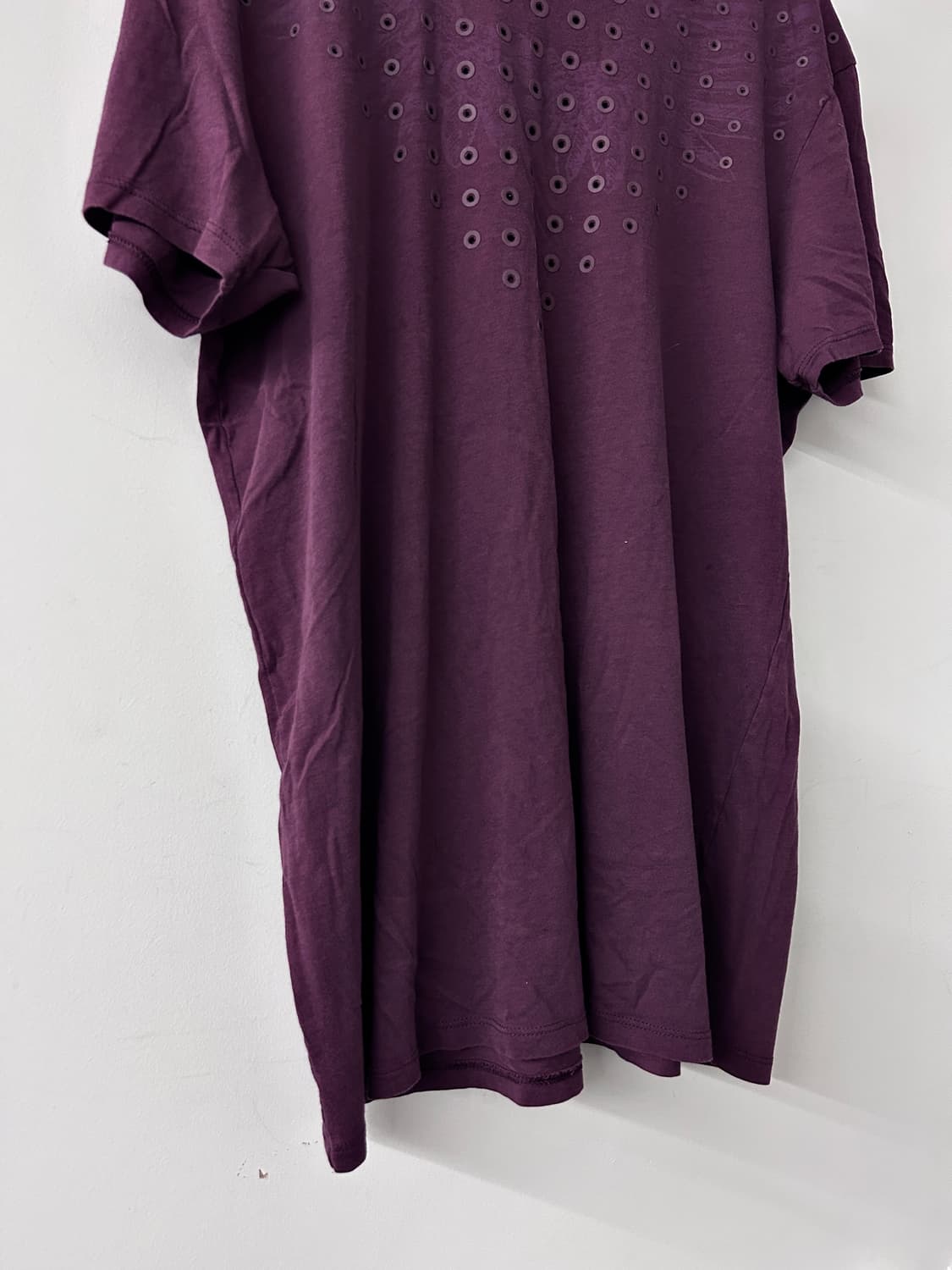 아르마니 아일렛 그래픽 반팔 버건디 상품이미지3