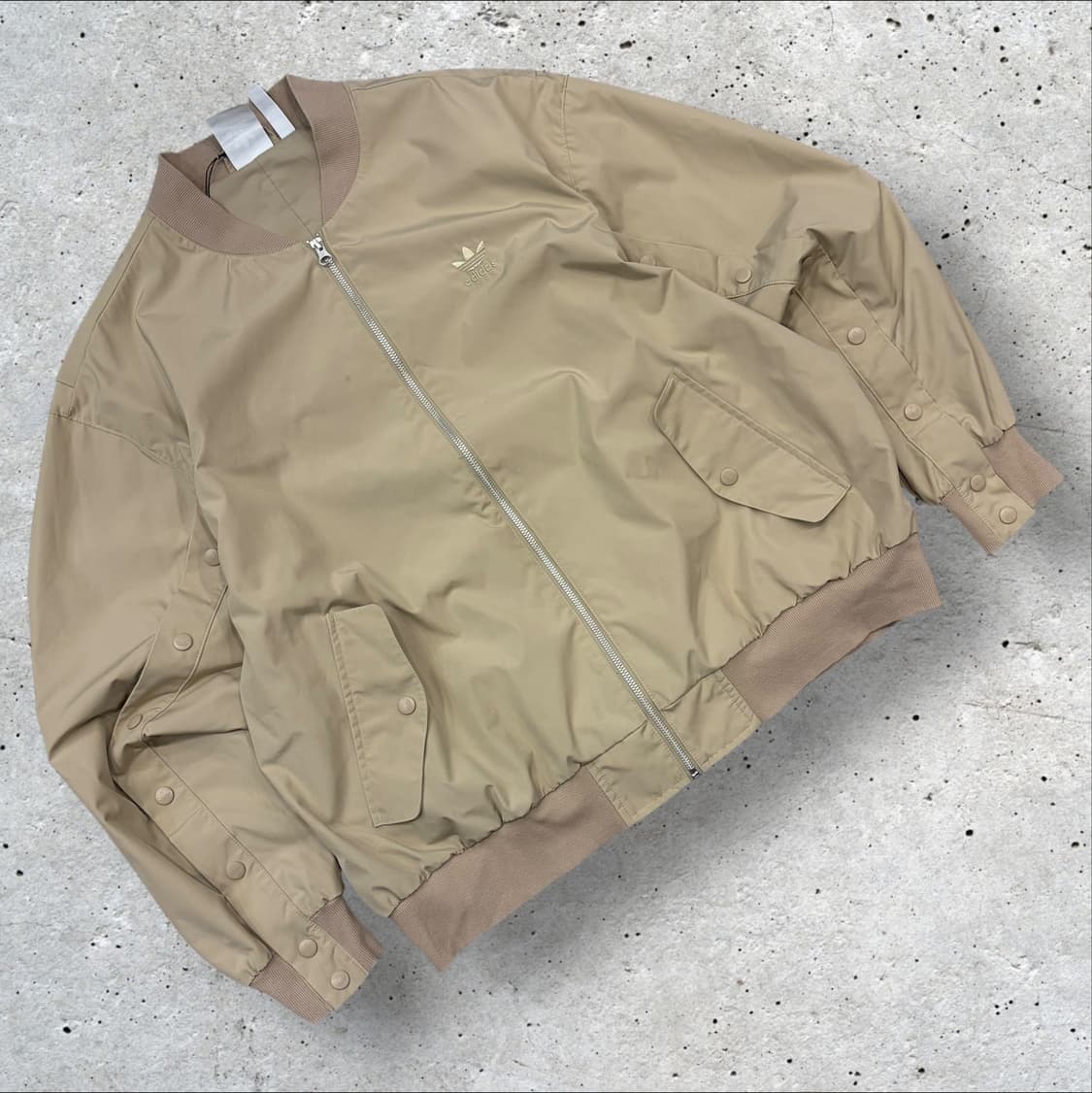 [XL] 아디다스 에센셜 베이지 봄버 버튼 자켓 B701 상품이미지1