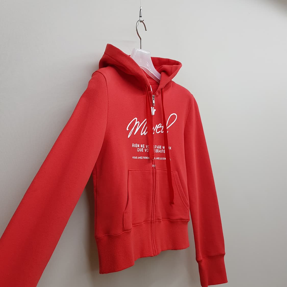 MUVEIL 뮤베일 로고 프린팅 크롭 후드 집업 76-90-155사이즈 상품이미지3