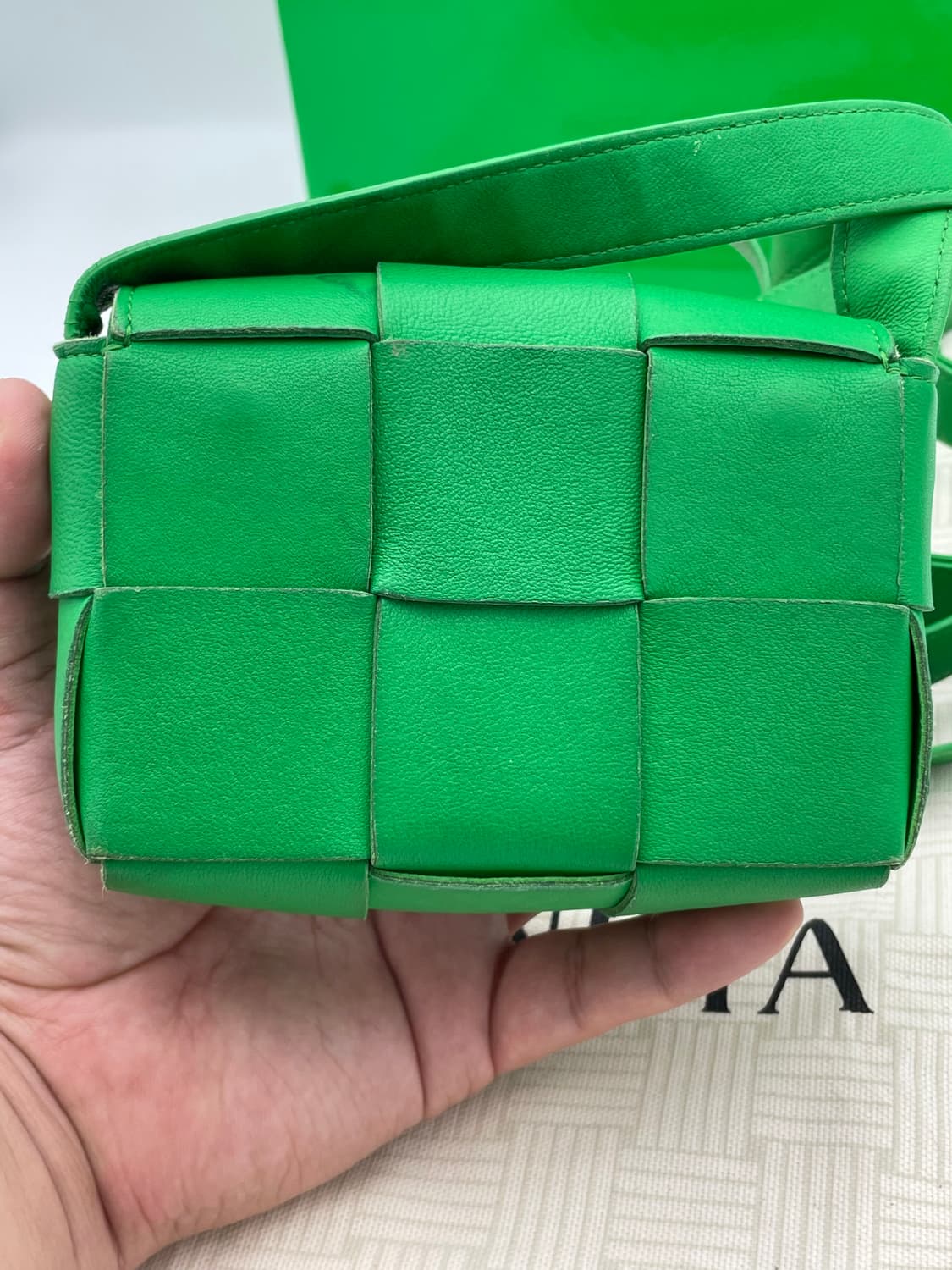 [ 정품 / 풀구성 ] 보테가베네타 미니 카세트백 그린 상품이미지2