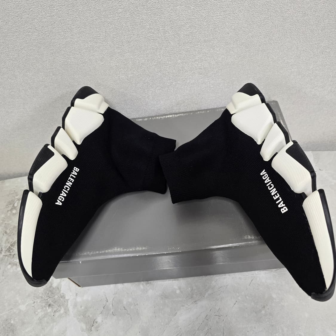 발렌시아가 스피드러너 2.0 스니커즈 신발 37사이즈 240 245 판매 상품이미지4