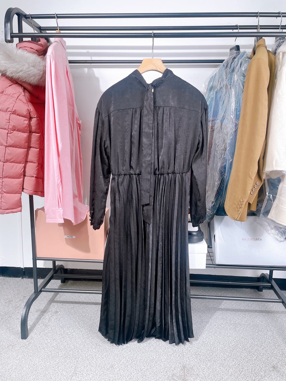 (정품/새상품) 쥬시 꾸띄르 여성 블랙 플리츠 원피스 상품이미지4