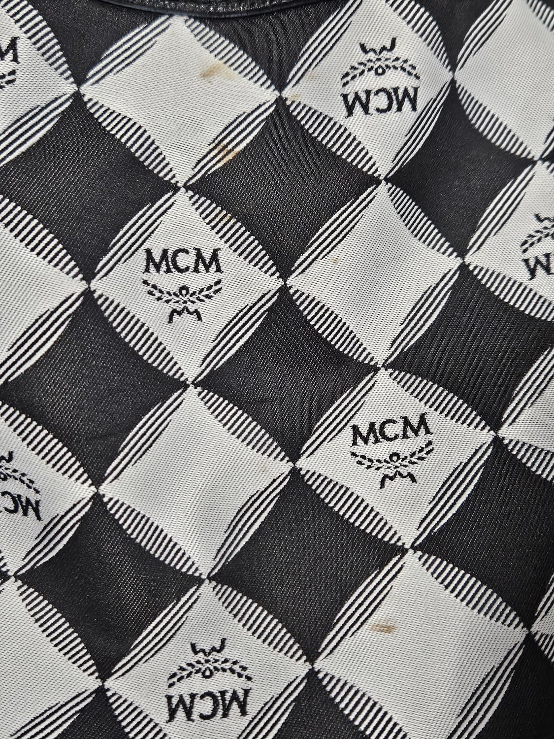MCM 모노그램 블랙&화이트 숄더겸 토드백 상품이미지7