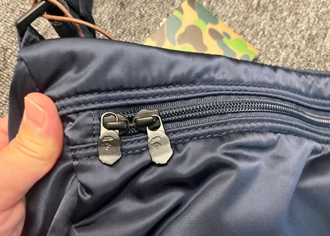 베이프 크로스백 상품이미지3