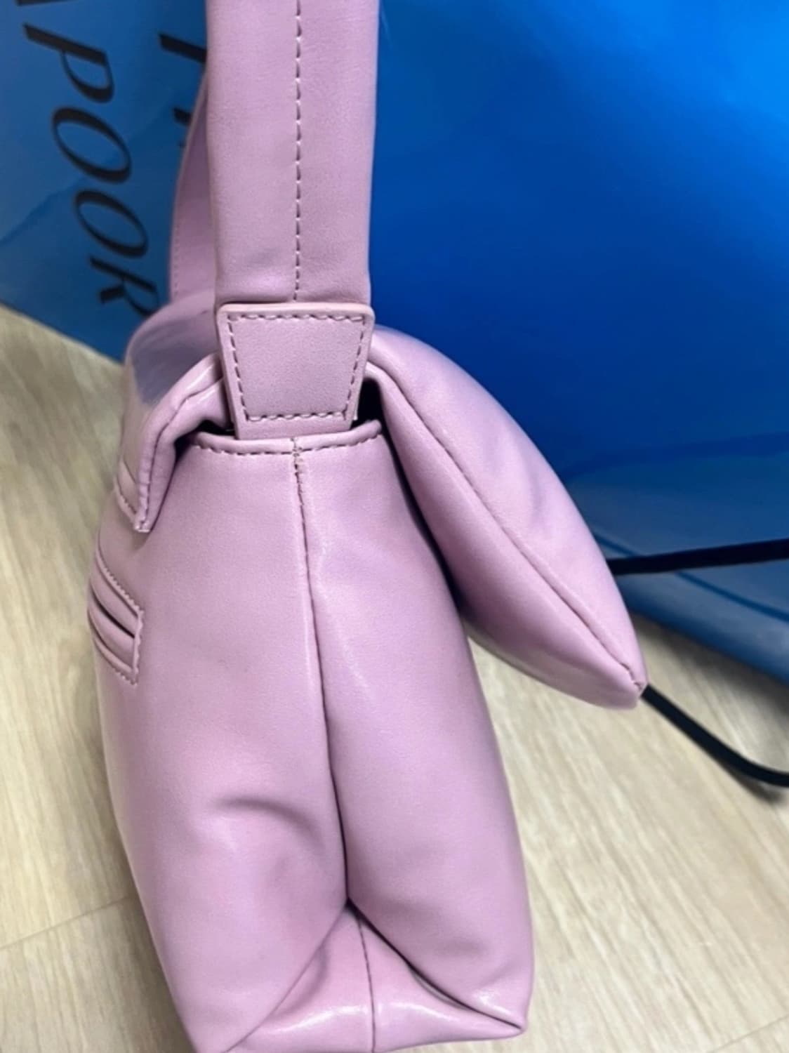 스탠드오일 미니 플러피 백 팔아요(원가:98,000) 상품이미지5